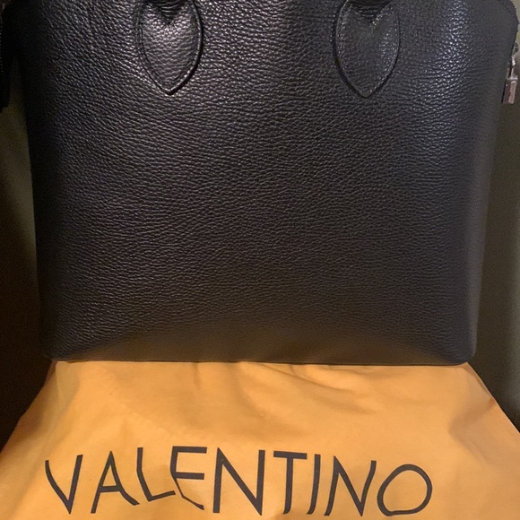 Designer Genuine Black Crossbody Bag, used once, in very good condition. - Picture 3 of 13